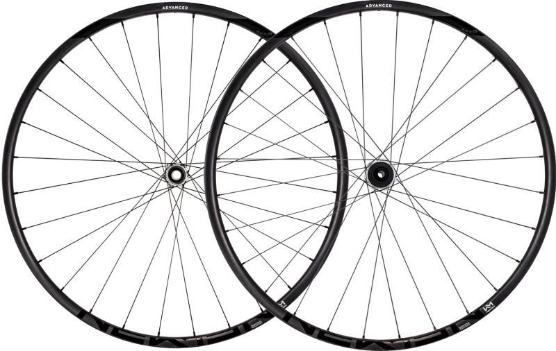 Newmen-Advanced-SL-X.R.25-CL-Fade-R-29-Vorderrad.jpg